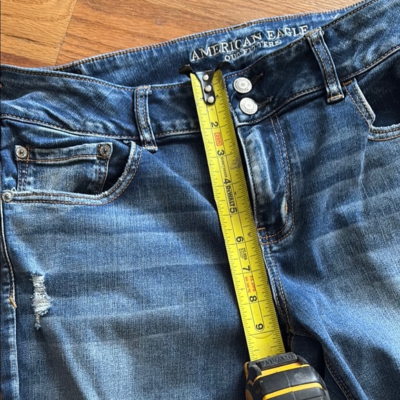 Stylish Blue Distressed Women's Jeans - Picture 5 of 7